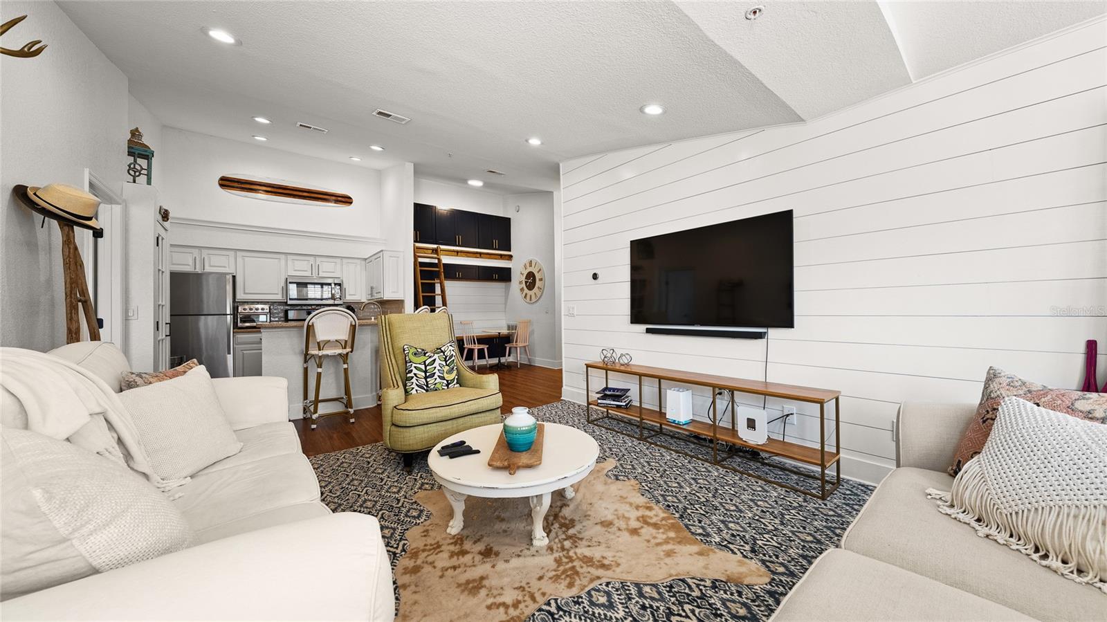 Image 7 of 16 For 13810 Sutton Park Drive N 1433