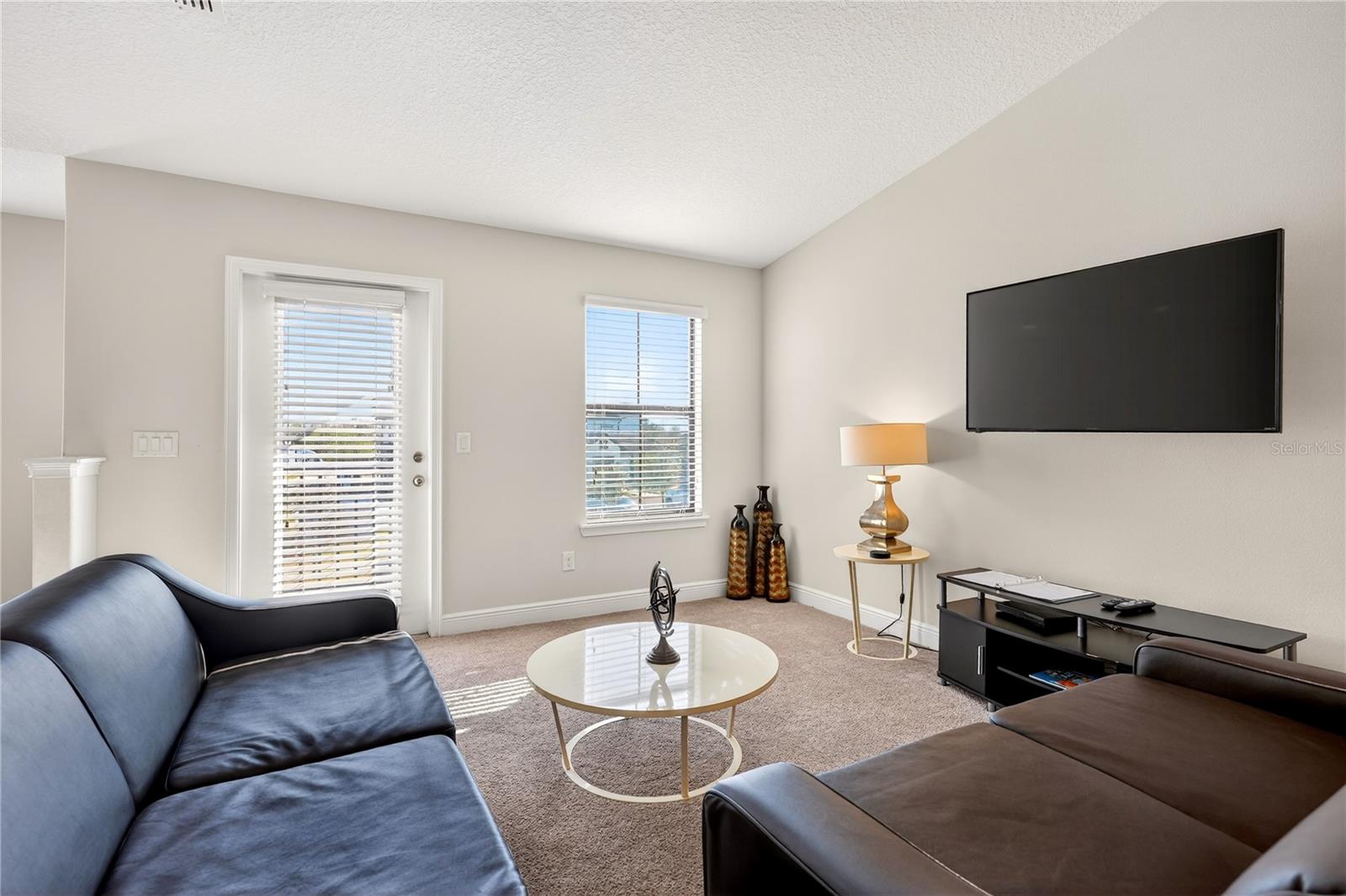 Image 11 of 52 For 121 Kenny Blvd