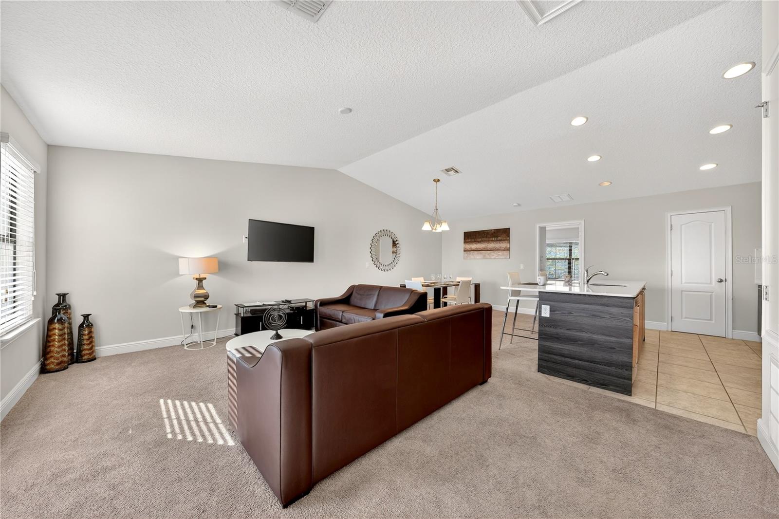 Image 14 of 52 For 121 Kenny Blvd