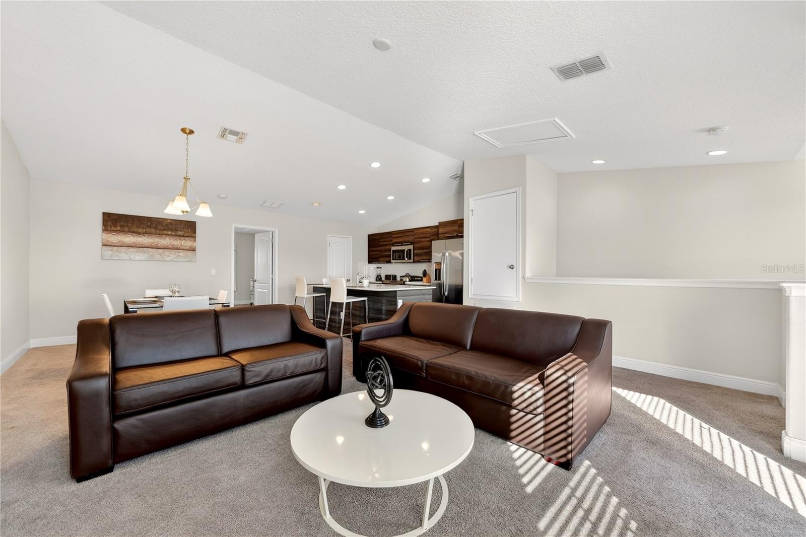 Image 15 of 52 For 121 Kenny Blvd