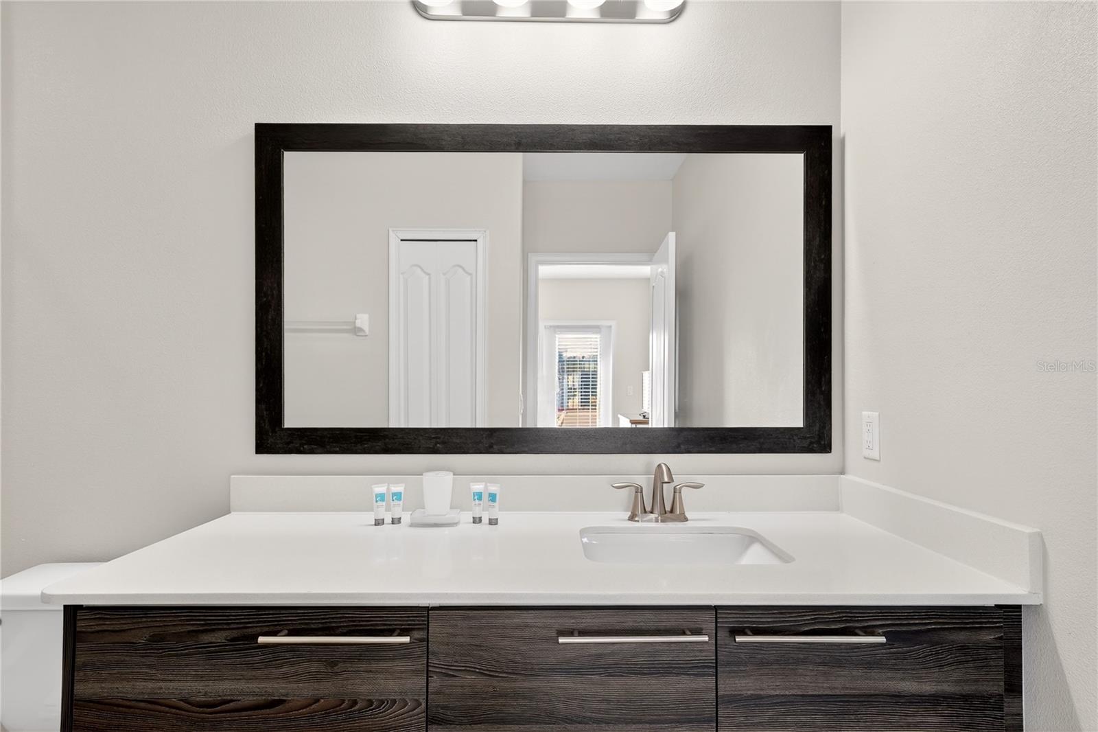 Image 9 of 52 For 121 Kenny Blvd