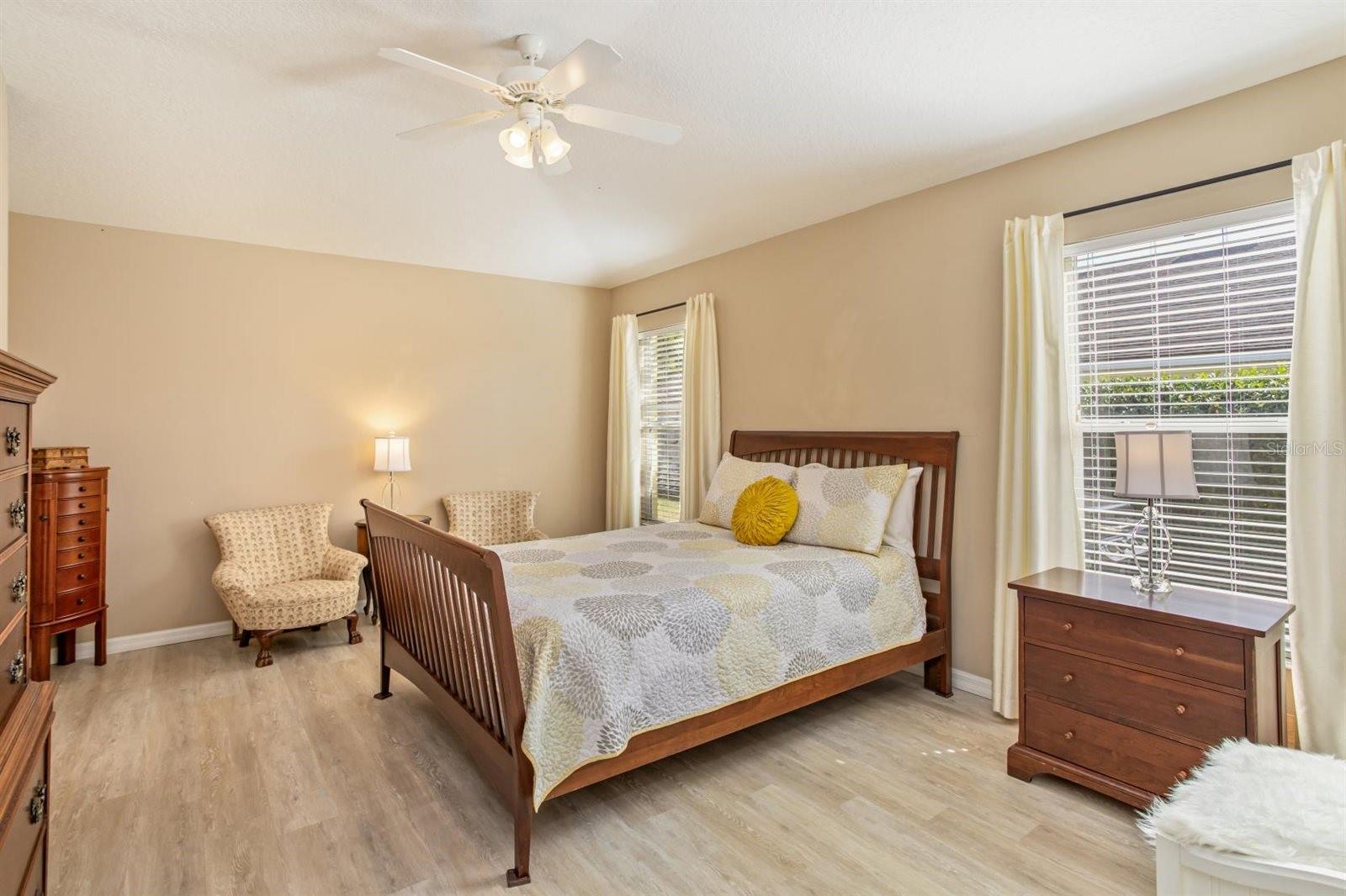 Image 14 of 43 For 5552 King James Avenue