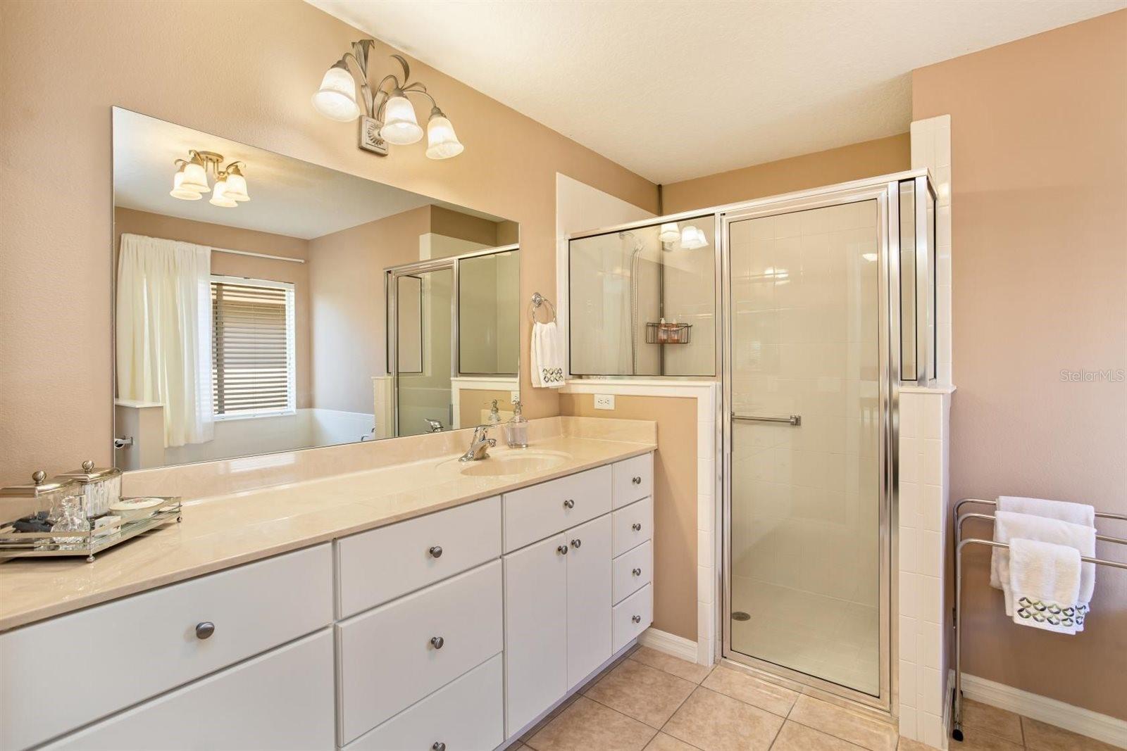 Image 15 of 43 For 5552 King James Avenue