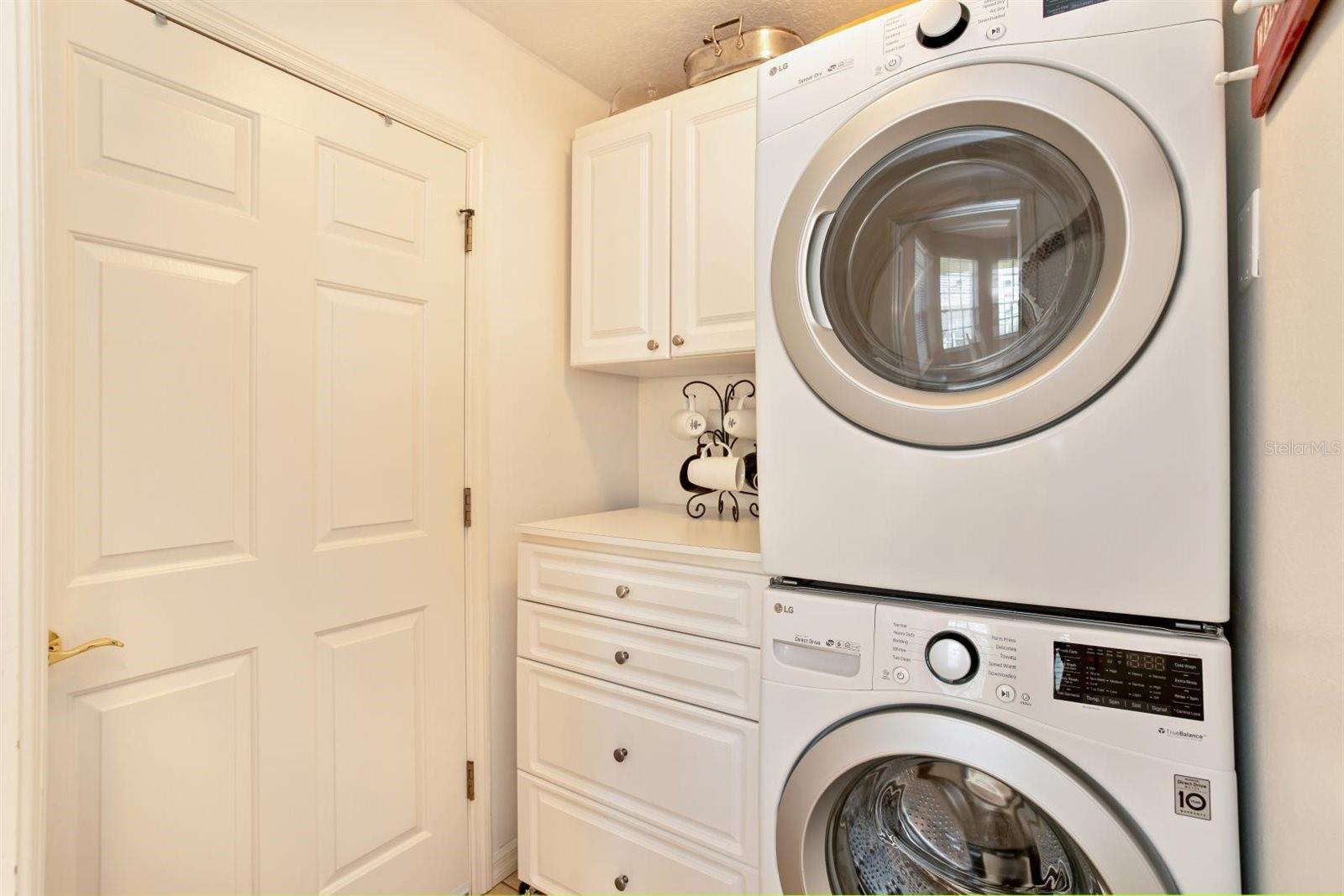 Image 21 of 43 For 5552 King James Avenue