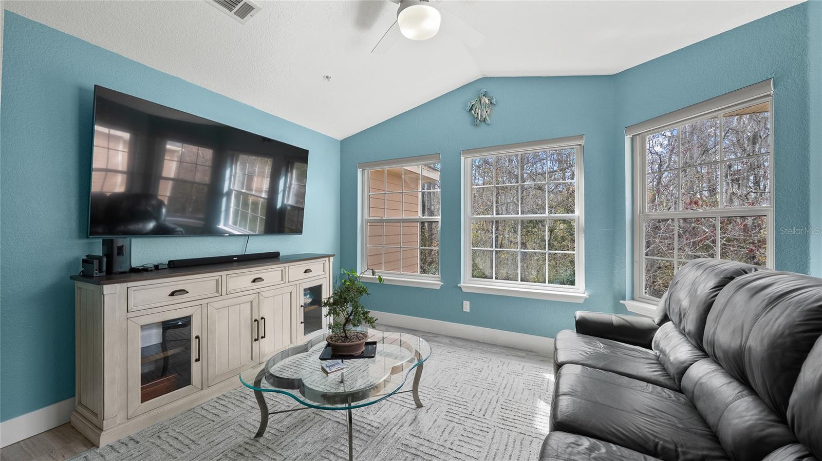 Image 6 of 14 For 13810 Sutton Park Drive N 1336