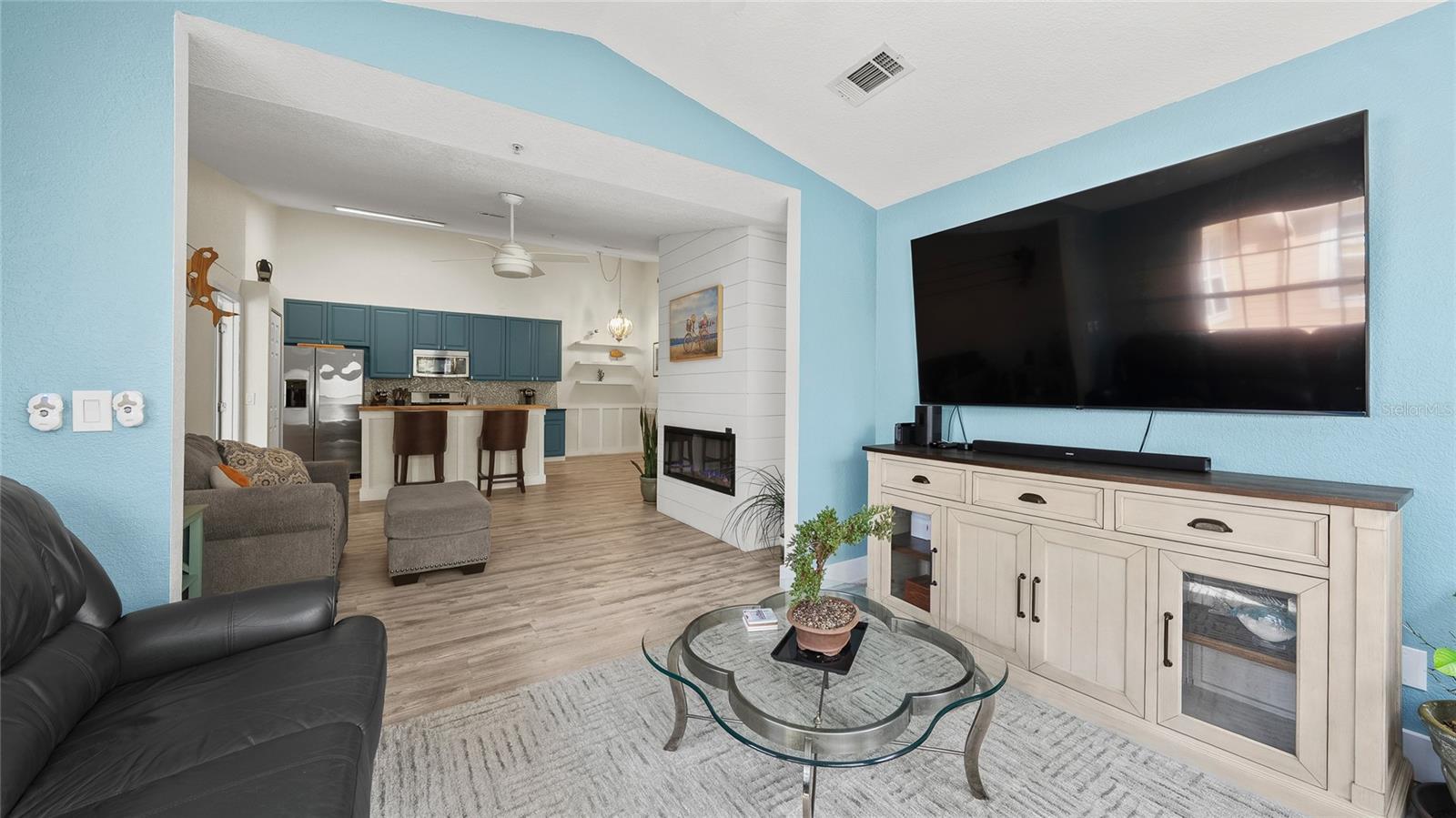 Image 8 of 14 For 13810 Sutton Park Drive N 1336