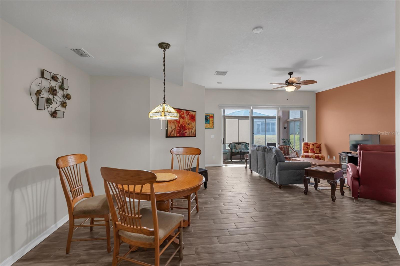 Image 10 of 51 For 213 High Vista Dr