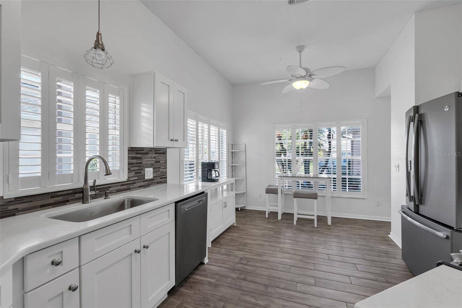 Image 11 of 51 For 213 High Vista Dr