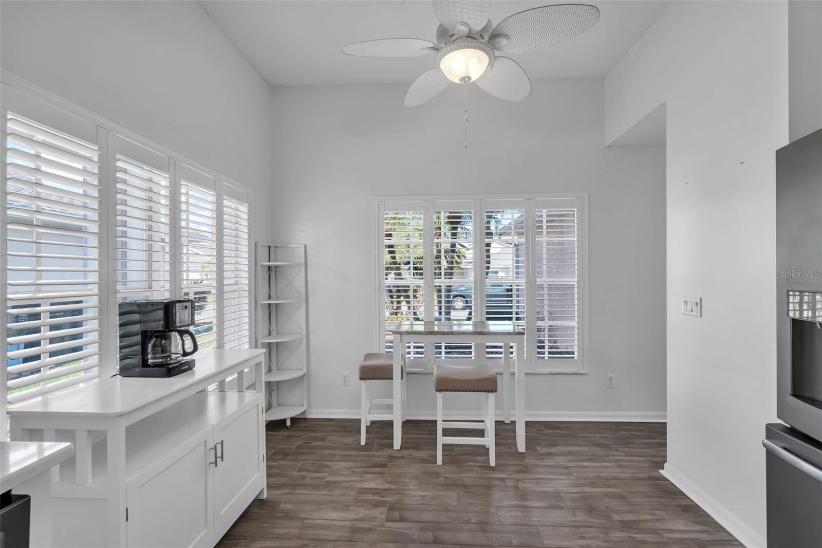 Image 12 of 51 For 213 High Vista Dr