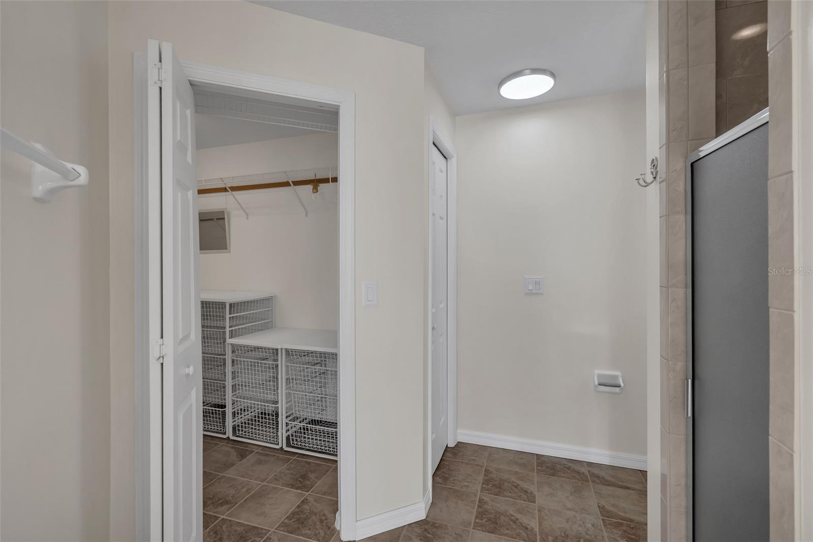 Image 23 of 51 For 213 High Vista Dr