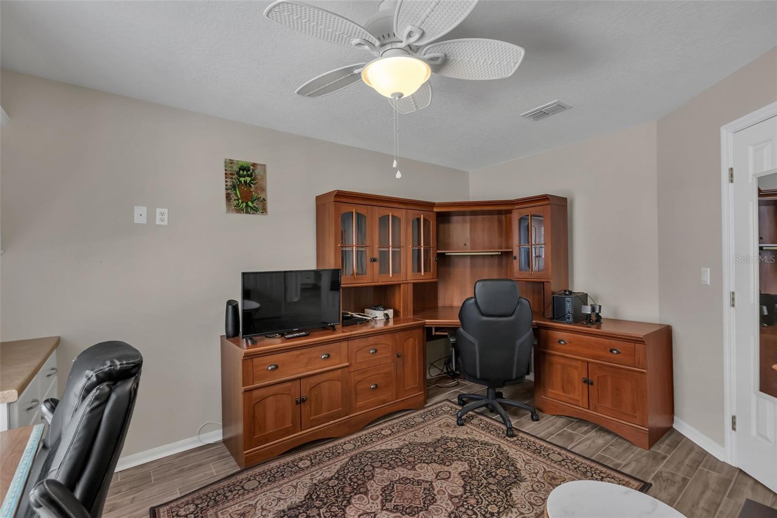 Image 30 of 51 For 213 High Vista Dr