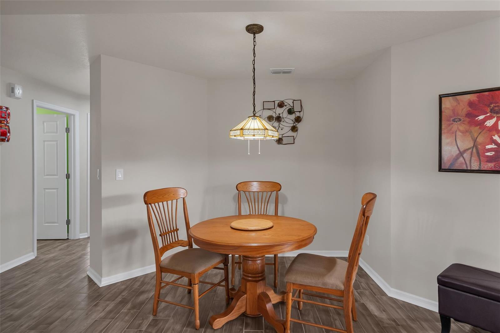 Image 9 of 51 For 213 High Vista Dr