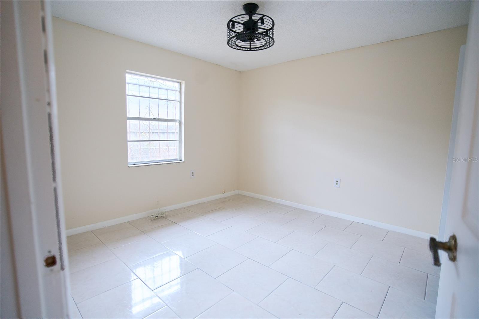 Image 11 of 14 For 3150 Valley High Drive