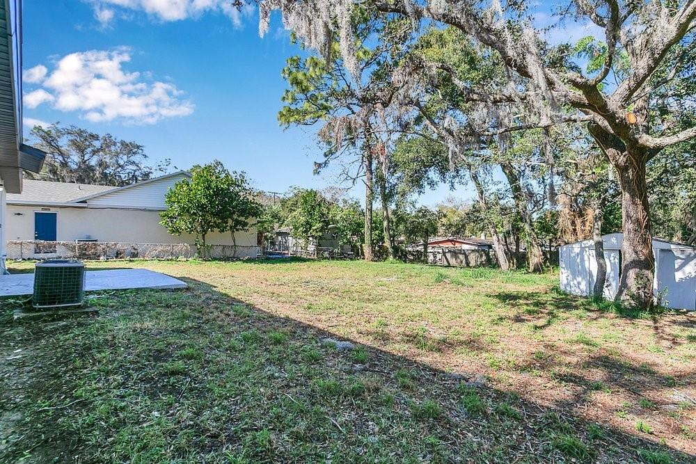 Image 23 of 31 For 6435 Chantry Street