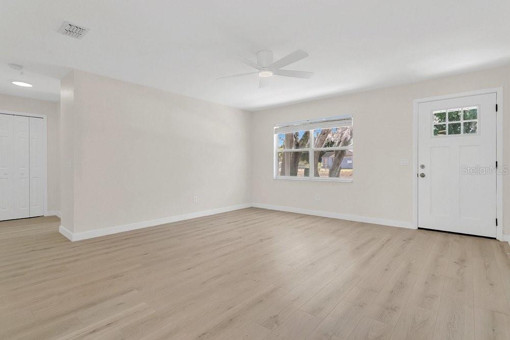 Image 4 of 31 For 6435 Chantry Street