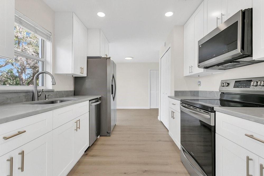 Image 7 of 31 For 6435 Chantry Street