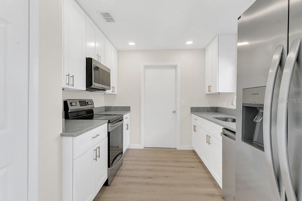 Image 8 of 31 For 6435 Chantry Street