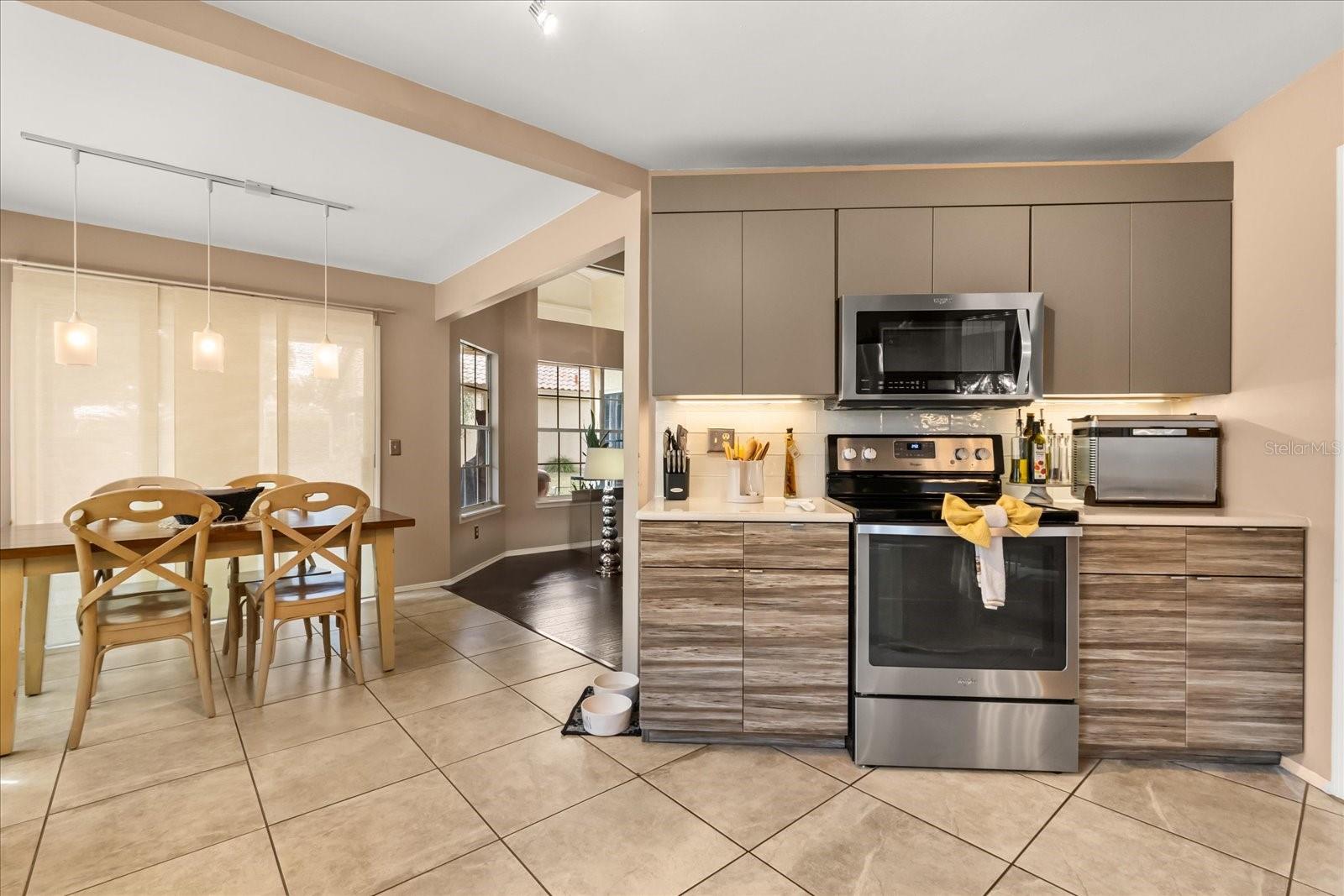 Image 10 of 37 For 618 Via Milano