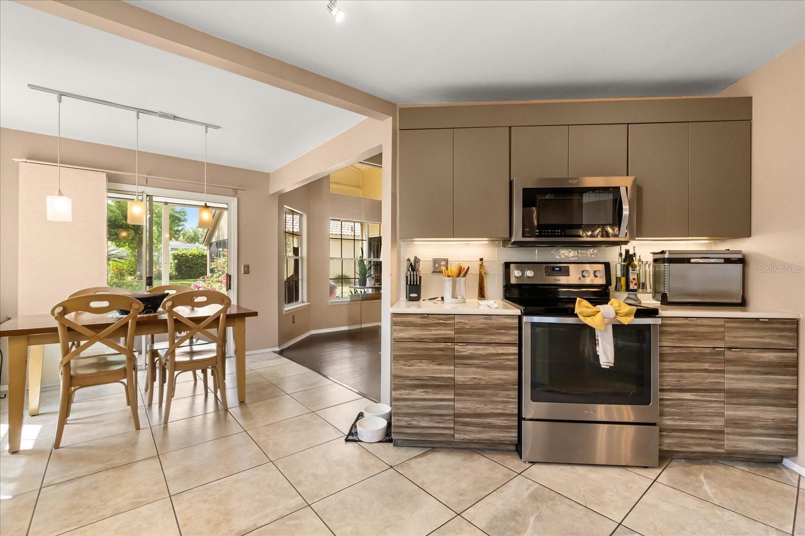 Image 12 of 37 For 618 Via Milano