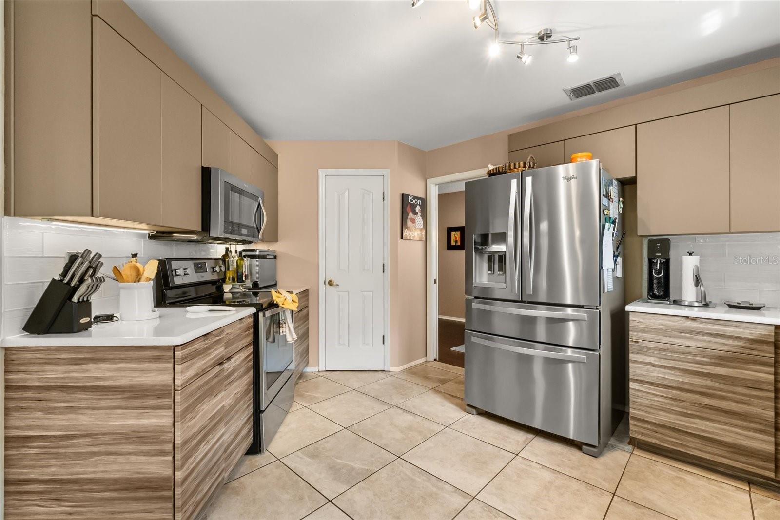 Image 17 of 37 For 618 Via Milano