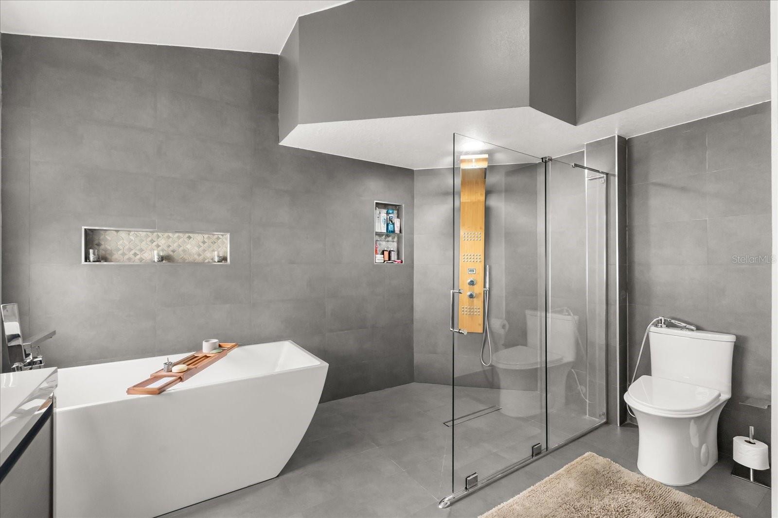 Image 31 of 37 For 618 Via Milano