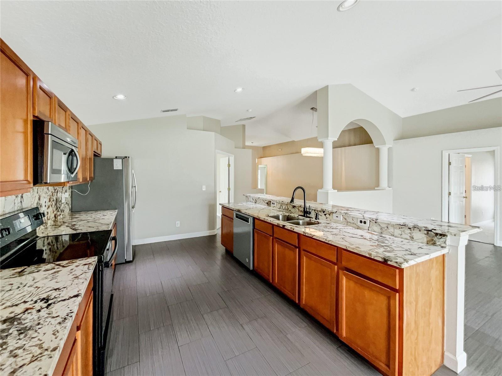 Image 10 of 20 For 4655 Doral Park Avenue