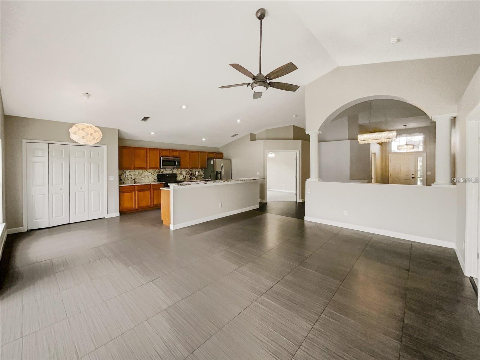 Image 5 of 20 For 4655 Doral Park Avenue