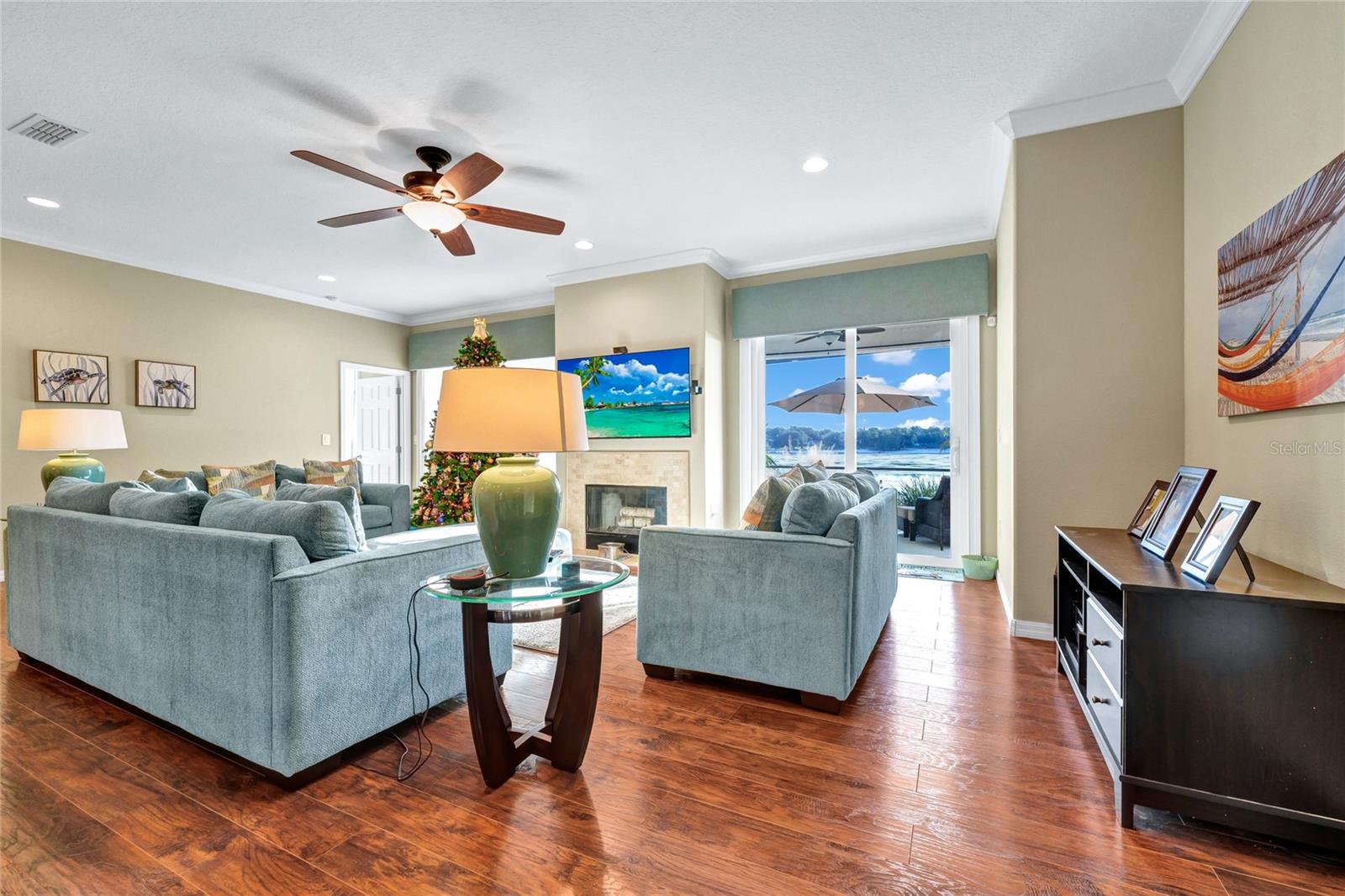 Image 10 of 54 For 911 Shawna Shores