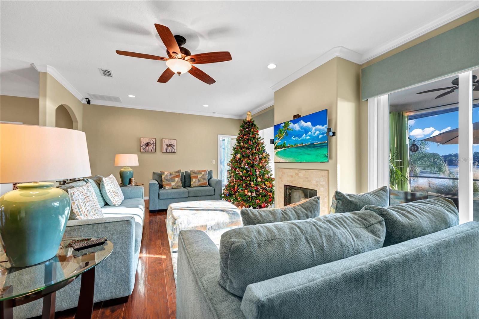 Image 11 of 54 For 911 Shawna Shores