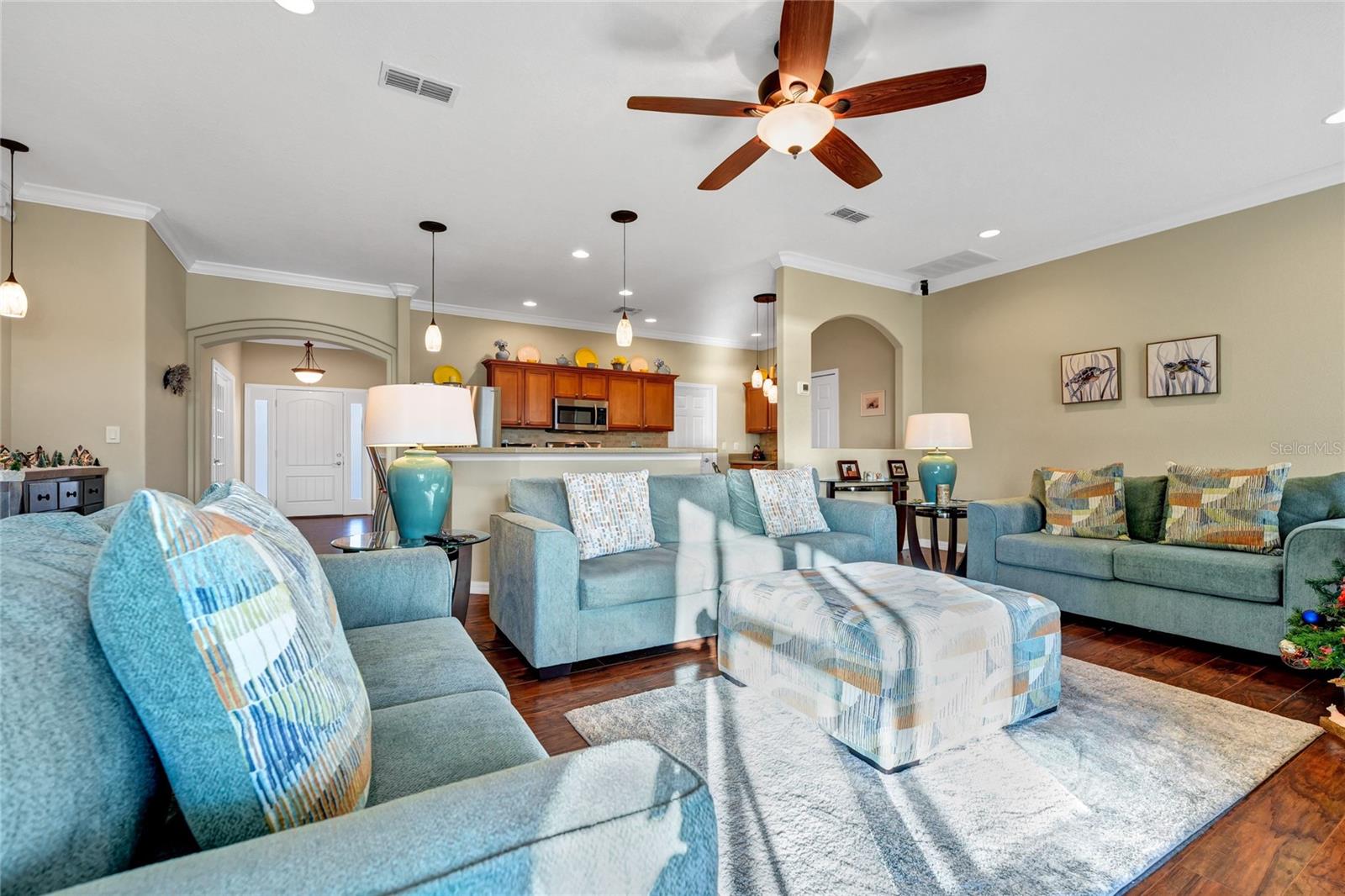 Image 12 of 54 For 911 Shawna Shores