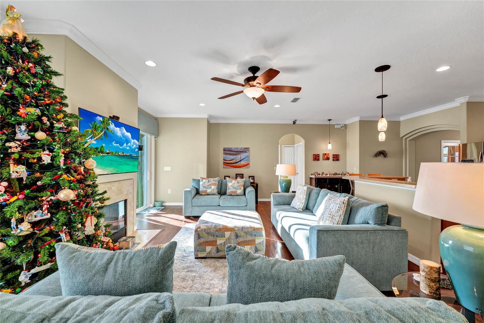 Image 19 of 54 For 911 Shawna Shores