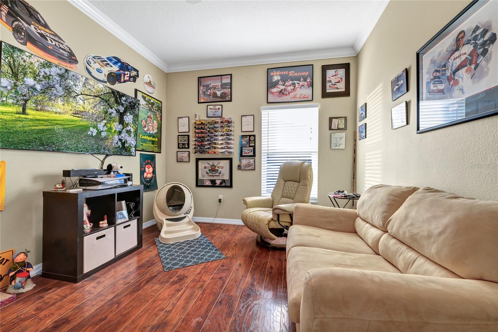 Image 29 of 54 For 911 Shawna Shores