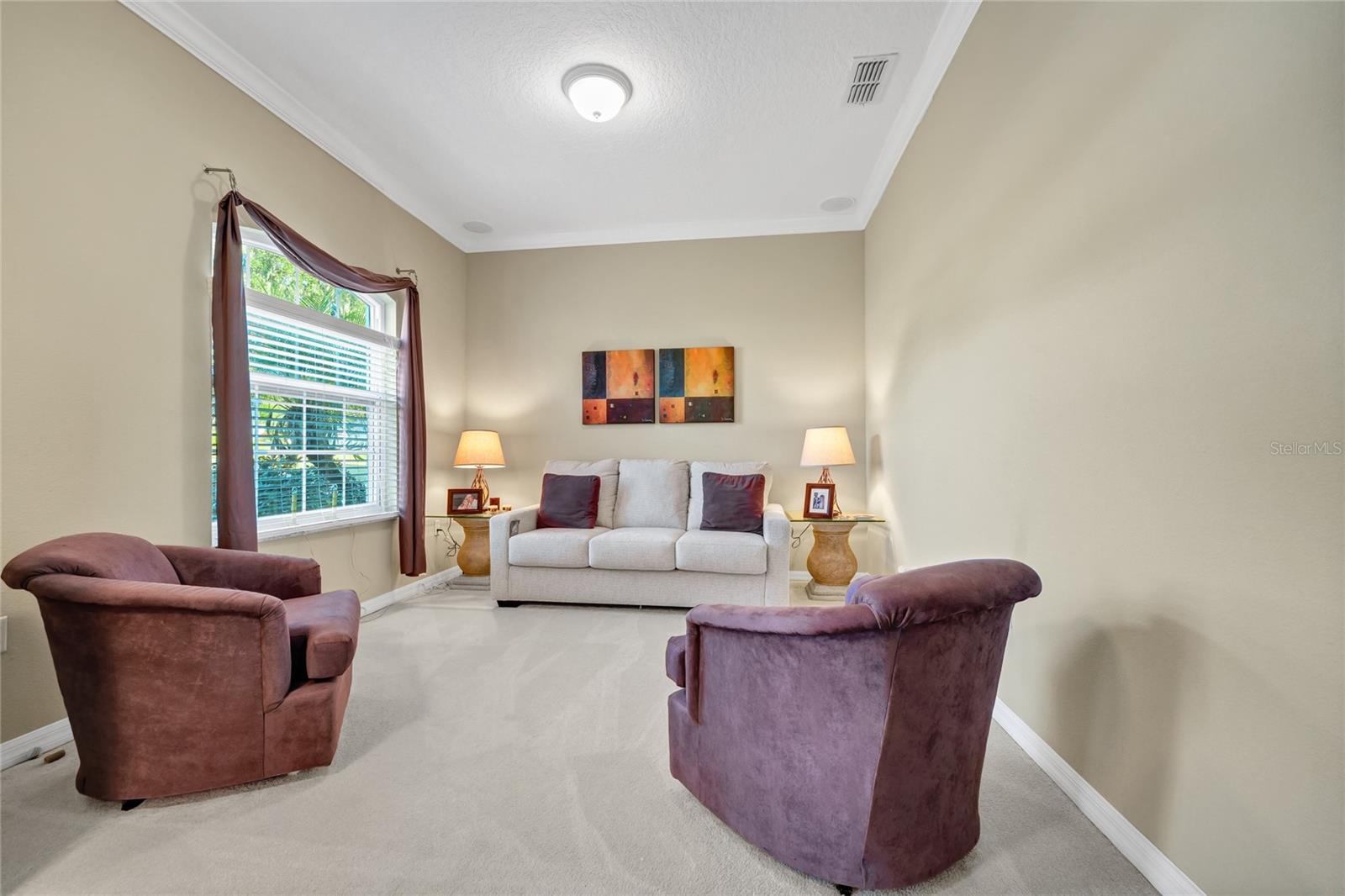 Image 5 of 54 For 911 Shawna Shores