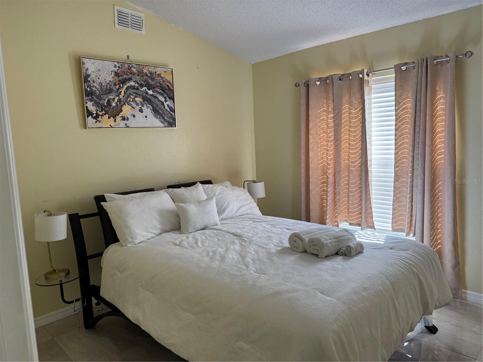 Image 11 of 19 For 5133 Luna Negra Drive