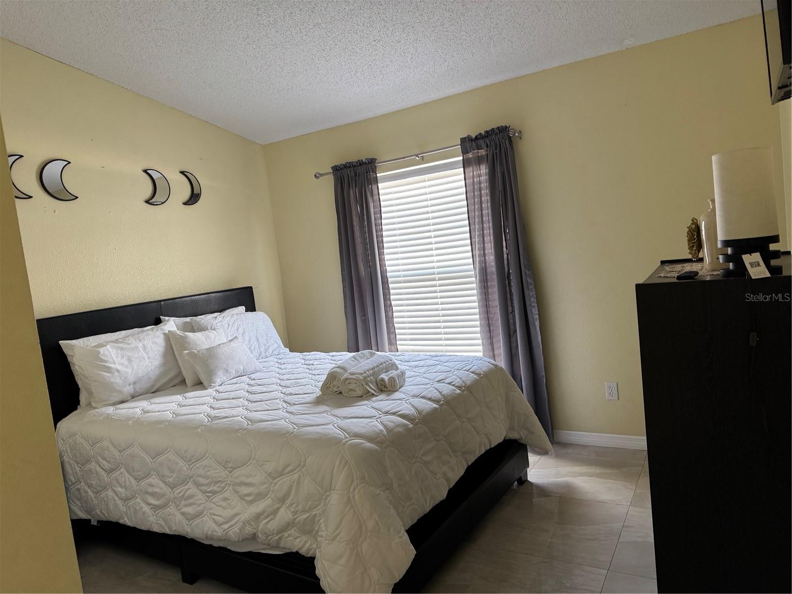 Image 12 of 19 For 5133 Luna Negra Drive