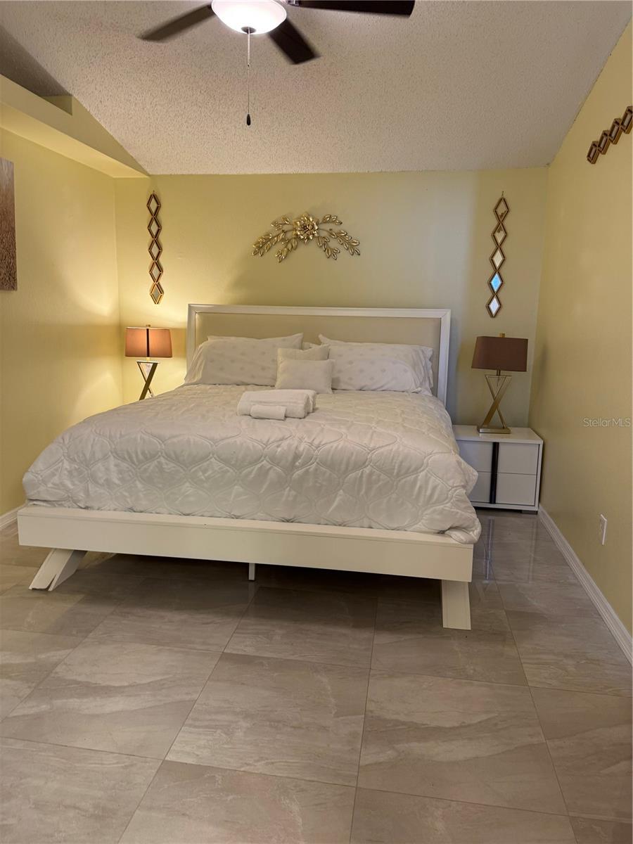 Image 9 of 19 For 5133 Luna Negra Drive