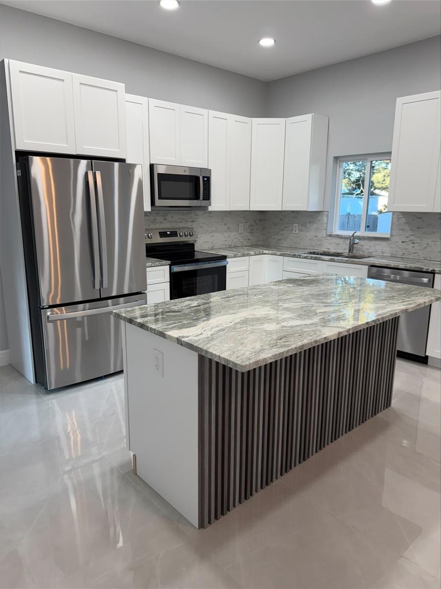 Image 3 of 7 For 1127 Lindsay Way