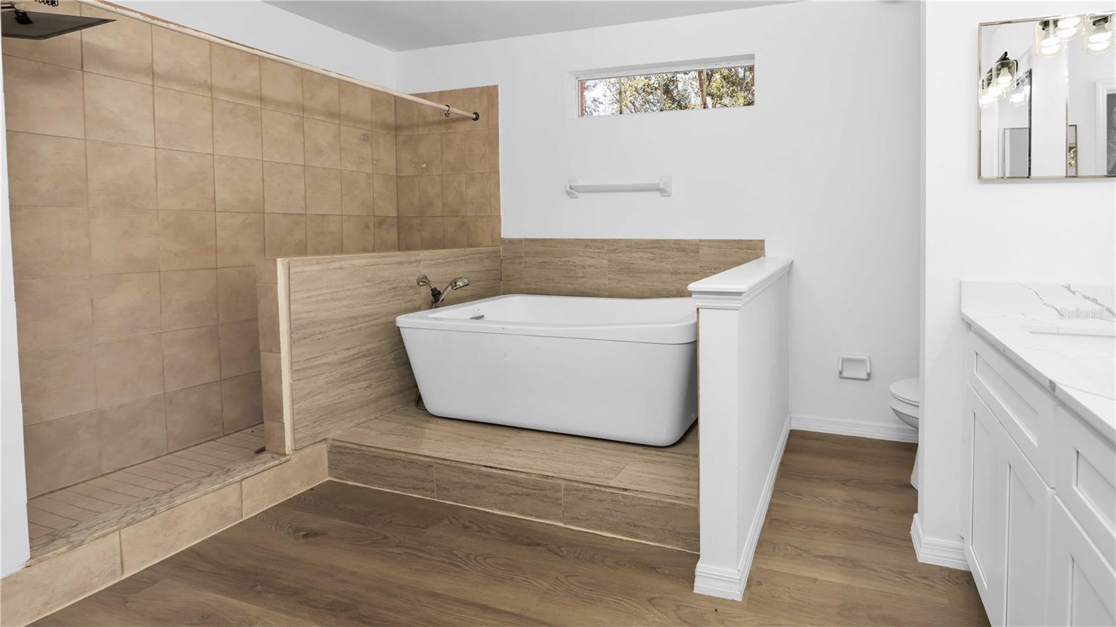 Image 14 of 25 For 1192 Fairway Drive