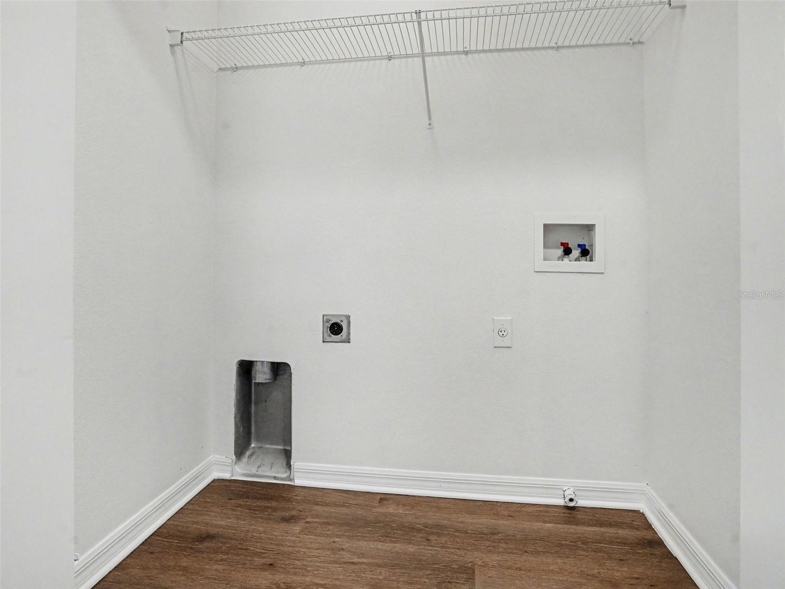 Image 11 of 17 For 2405 Hassonite Street