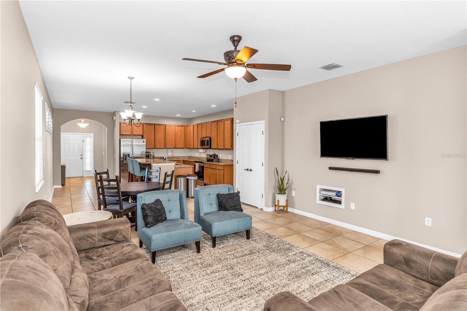 Image 13 of 32 For 15300 Montesino Drive