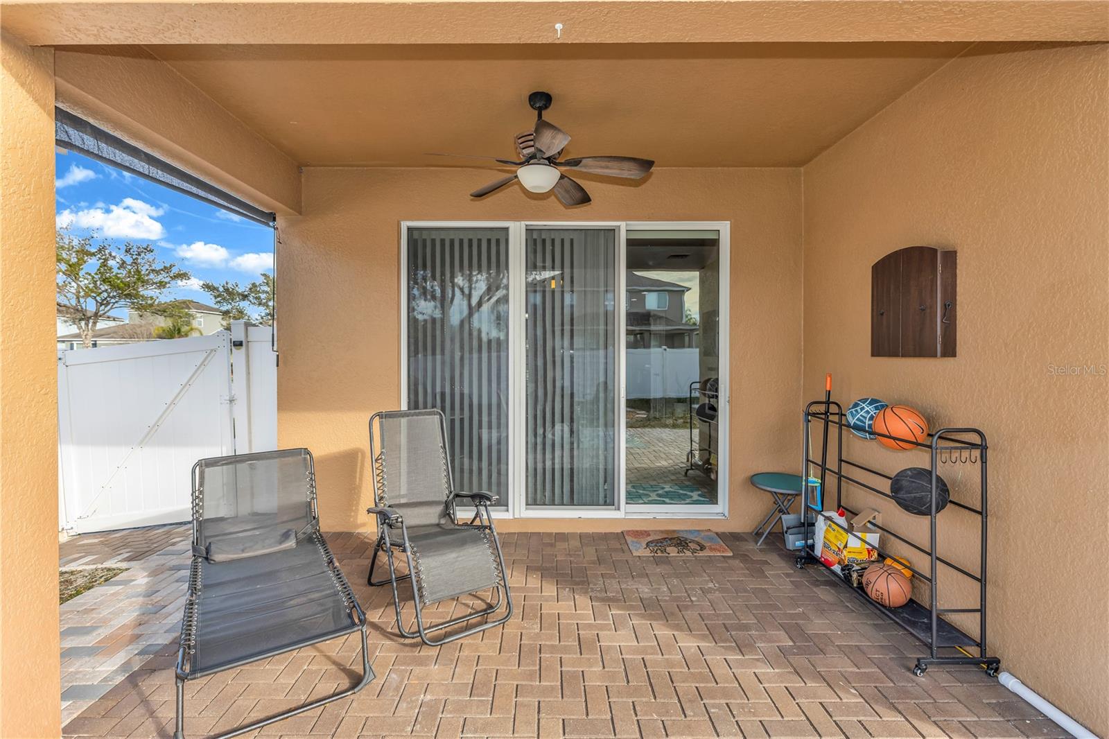 Image 5 of 32 For 15300 Montesino Drive