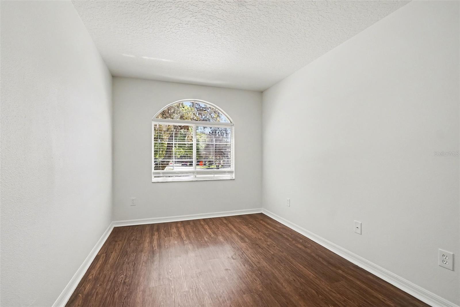 Image 12 of 25 For 1918 Aspenridge Court