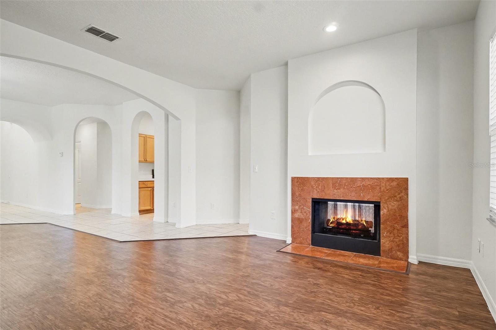 Image 8 of 25 For 1918 Aspenridge Court