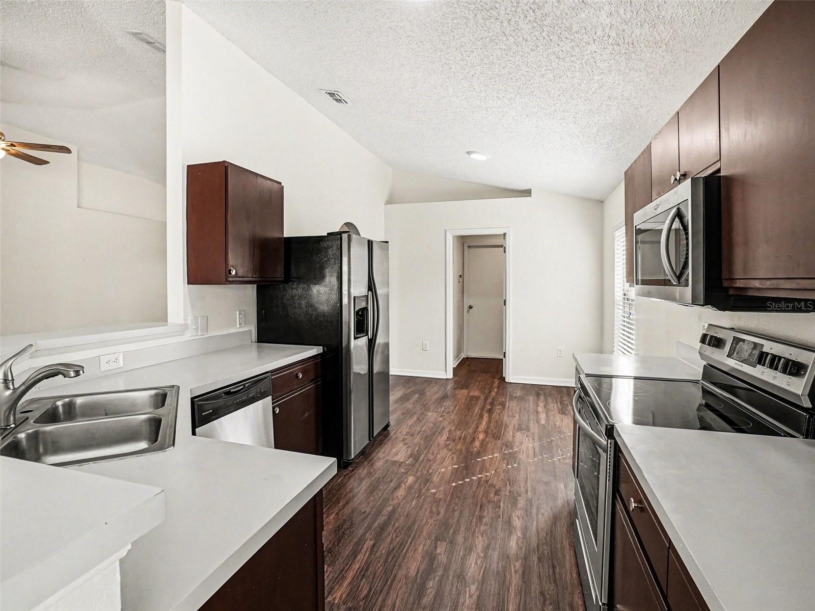 Image 10 of 27 For 16019 Horizon Court