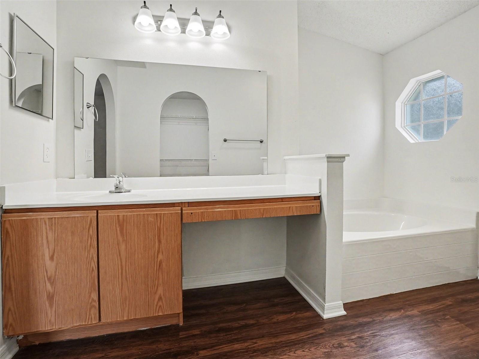 Image 18 of 27 For 16019 Horizon Court