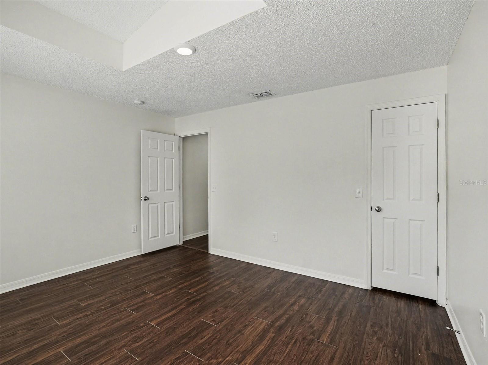 Image 21 of 27 For 16019 Horizon Court