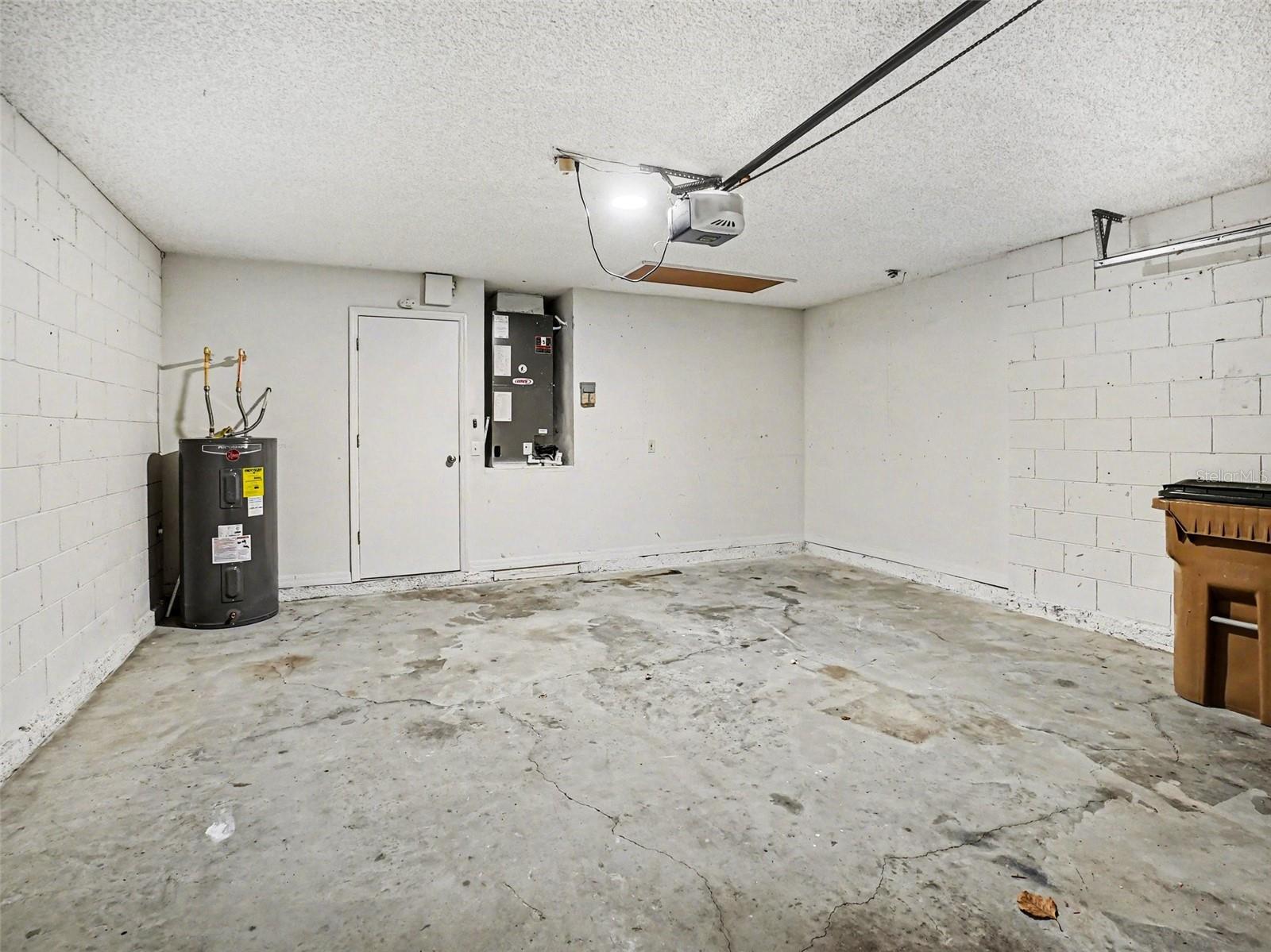 Image 24 of 27 For 16019 Horizon Court