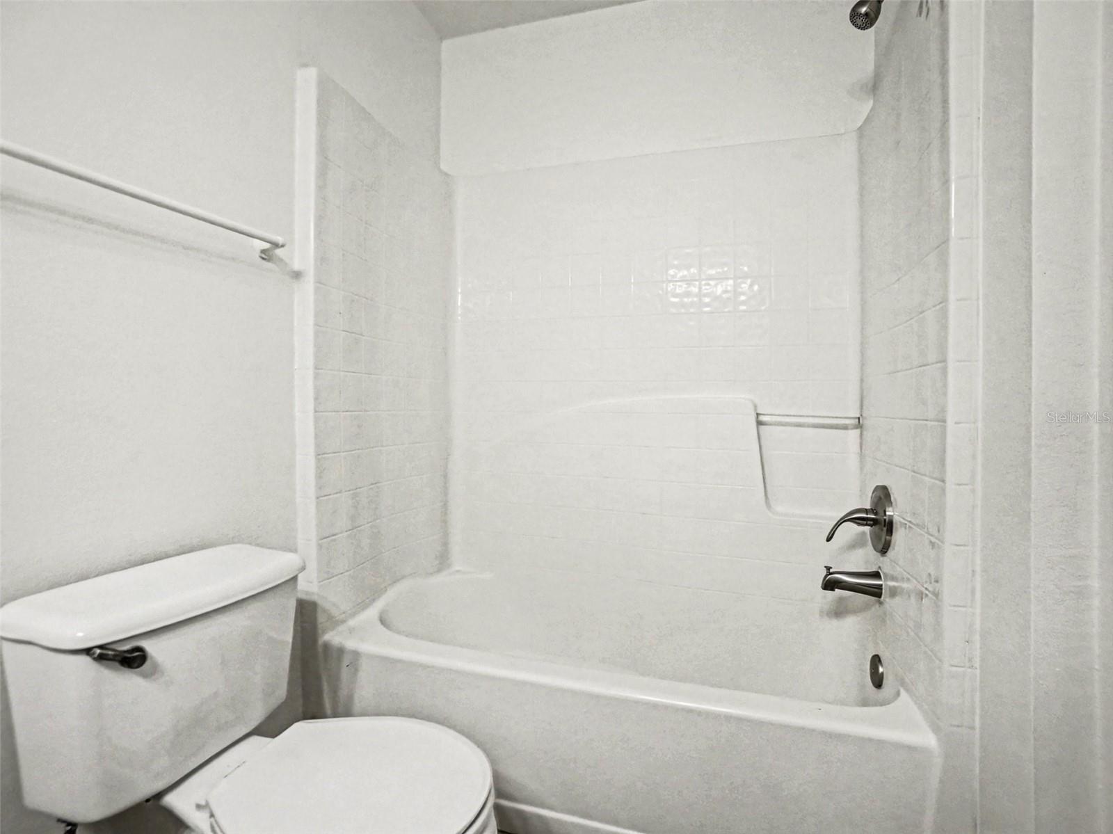 Image 14 of 16 For 375 Regal Downs Circle