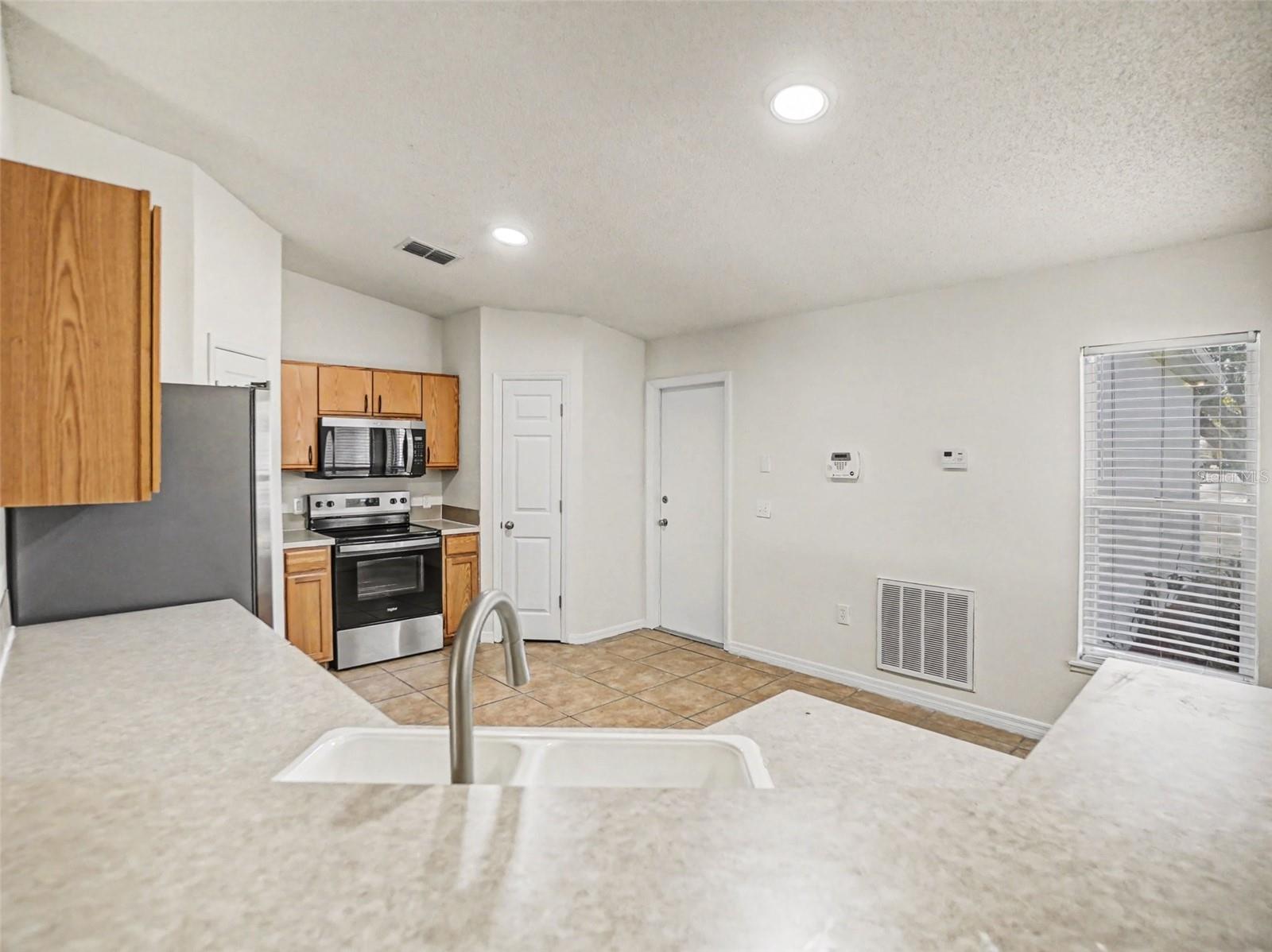 Image 5 of 16 For 375 Regal Downs Circle