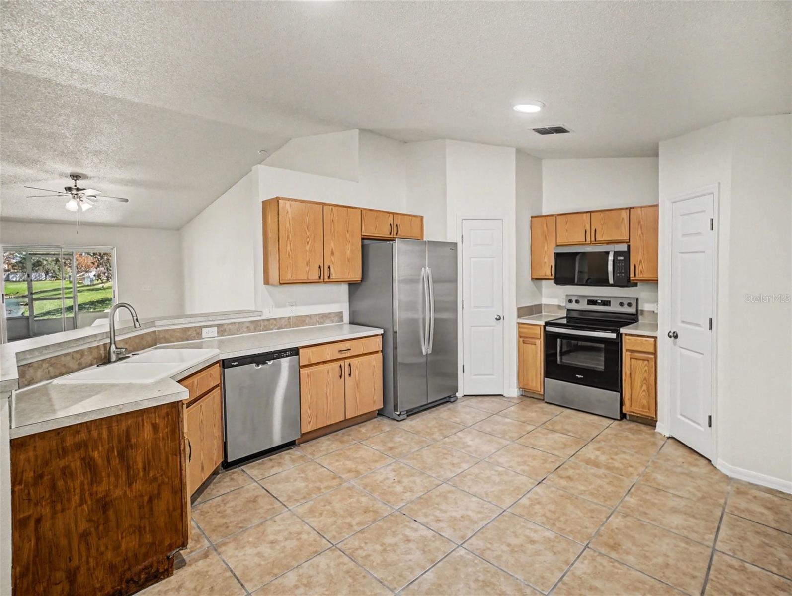 Image 6 of 16 For 375 Regal Downs Circle